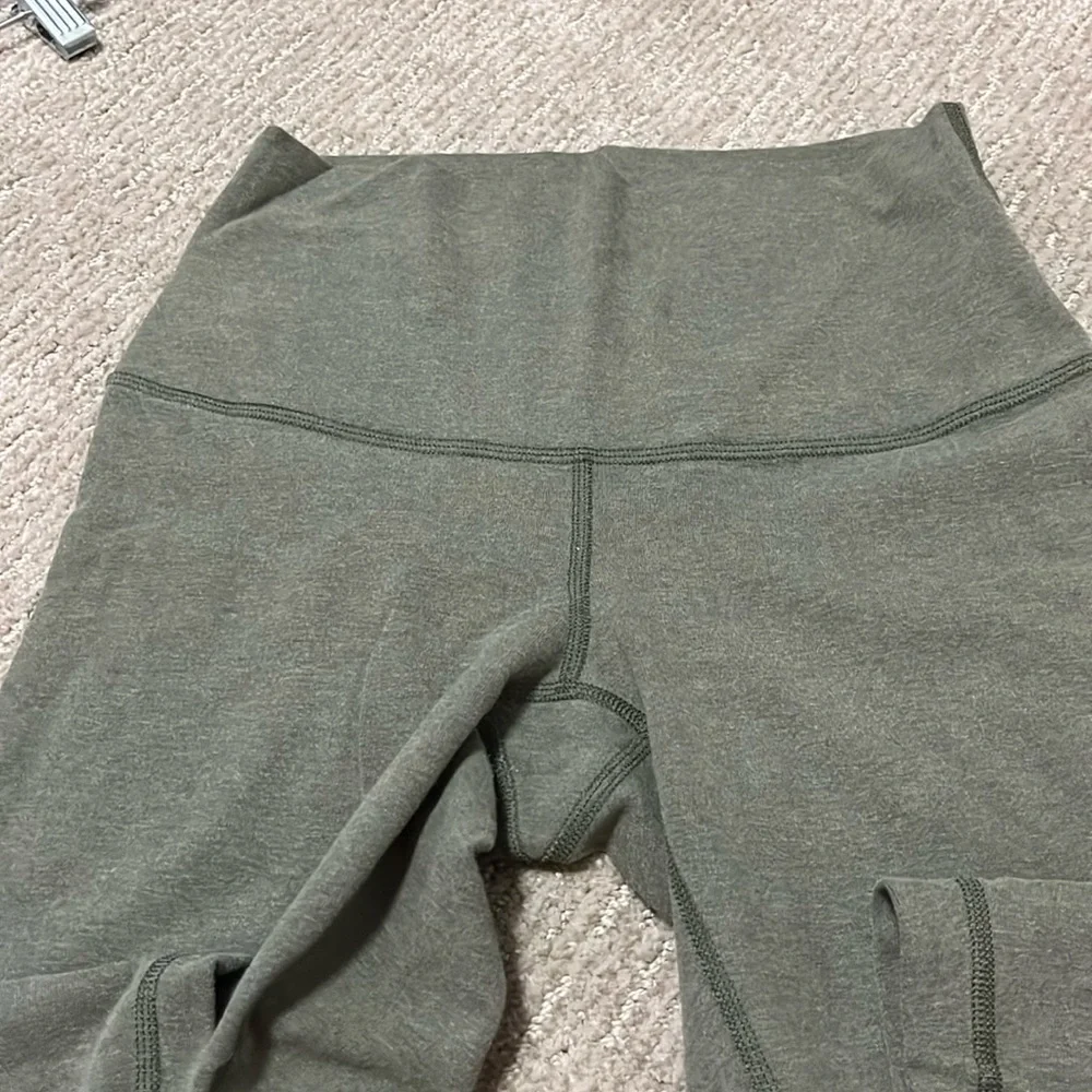 Lululemon Wonder high rise leggings. Sz 8. Size tag removed. 29” inseam. - Picture 1 of 5